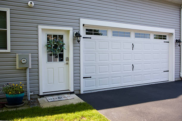 24/7 Emergency Garage Door Panel Replacement experts in Watauga County County, NC